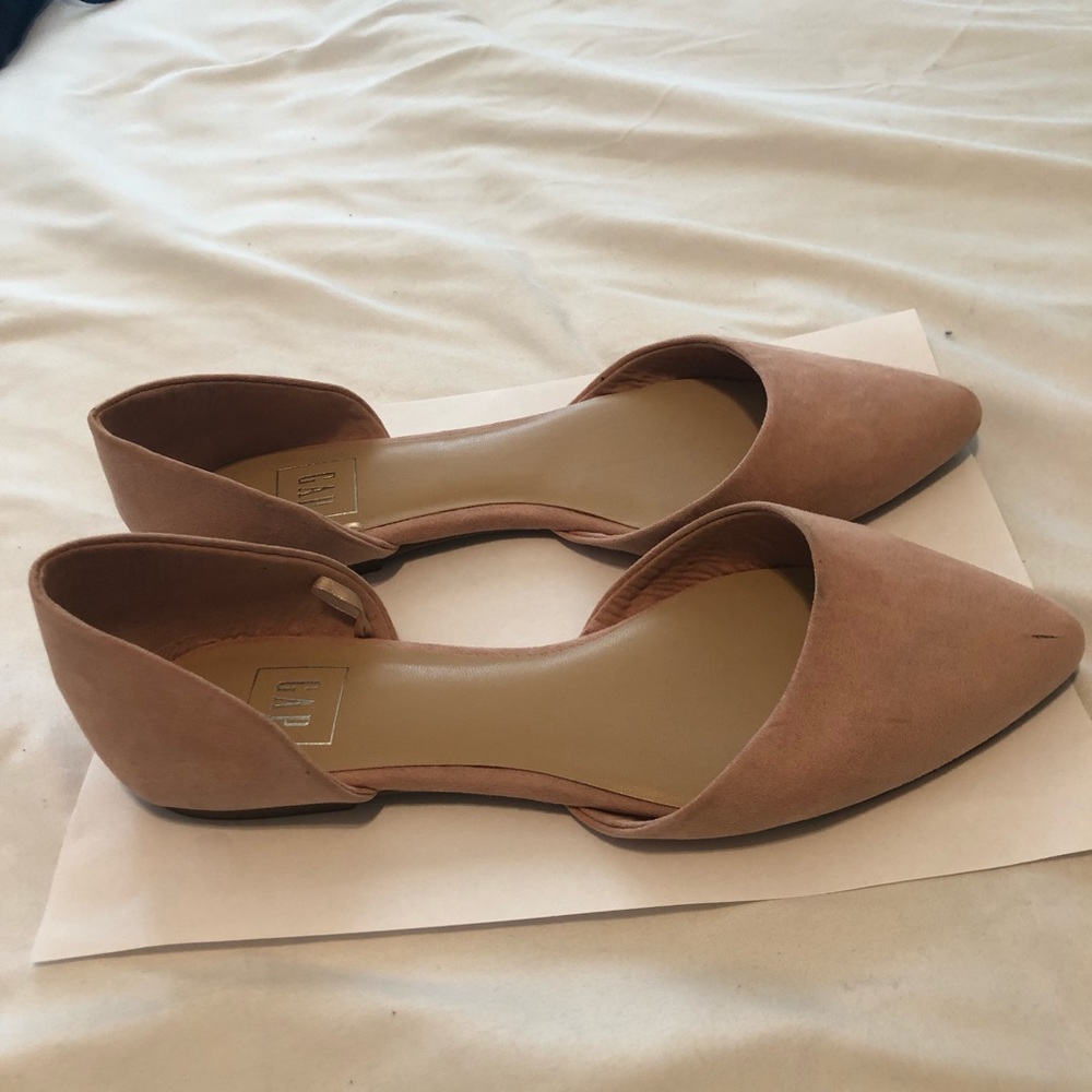 GAP pointed toe flats